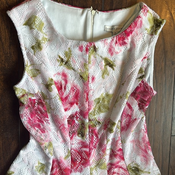 Sandra Darren Pink floral dress size 6 (F23) - Picture 2 of 6